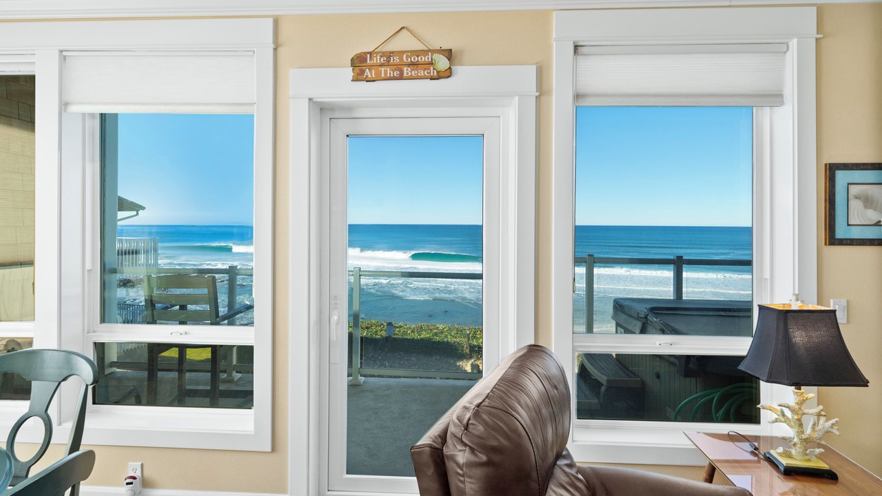 Photo of Livingroom in Lincoln City