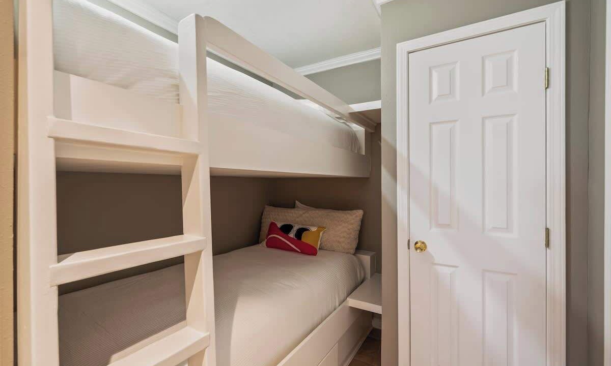 Photo of Bedroom in Seacrest