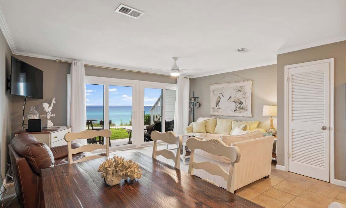 Photo of Livingroom in Seacrest