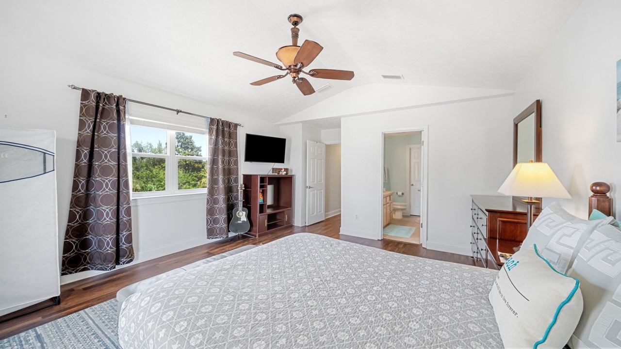 Photo of Bedroom in Holiday Beach