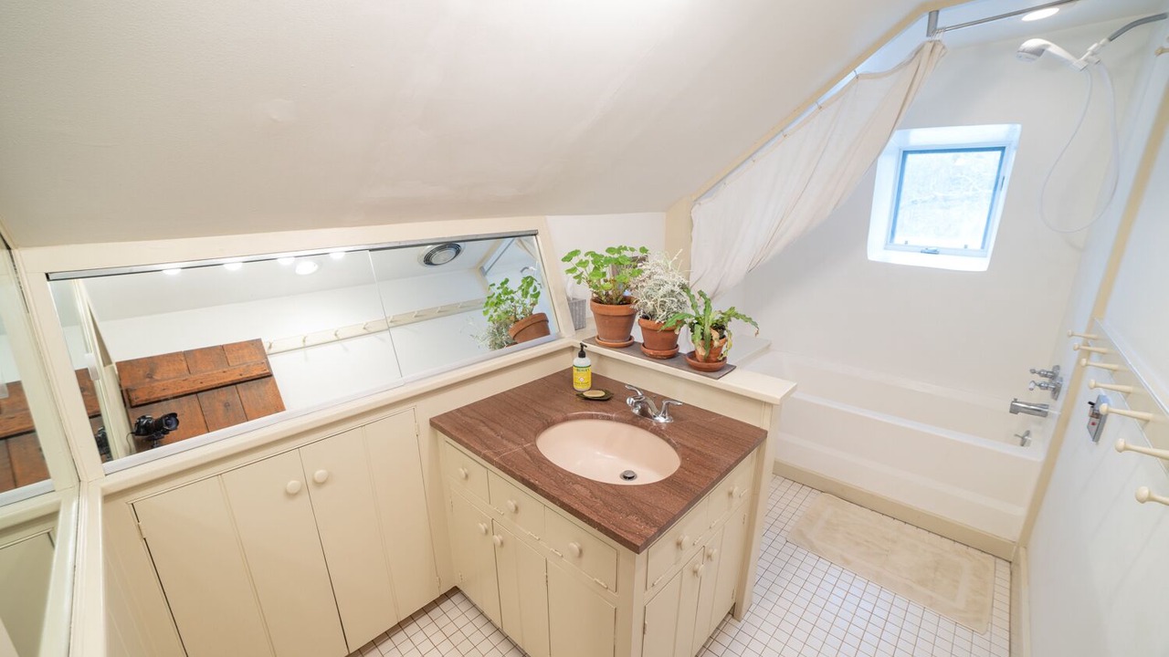 Photo of Bathroom in Baptistown