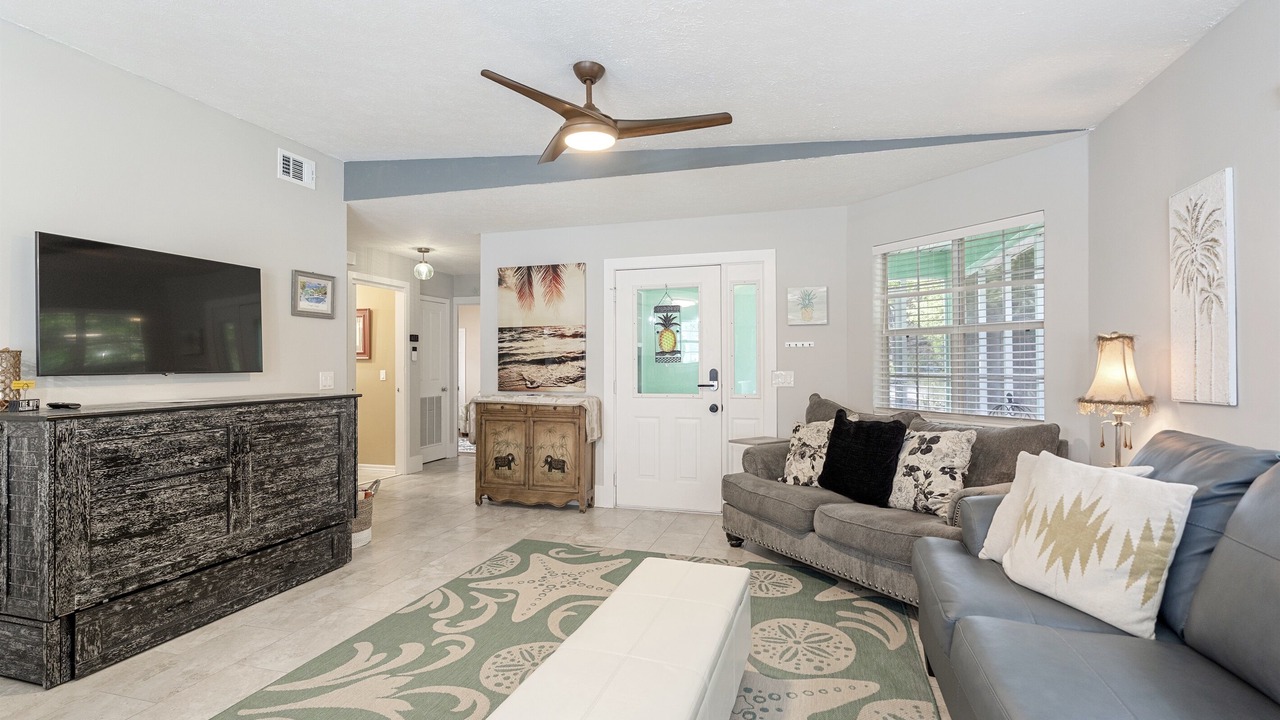 Photo of Livingroom in Riviera Beach