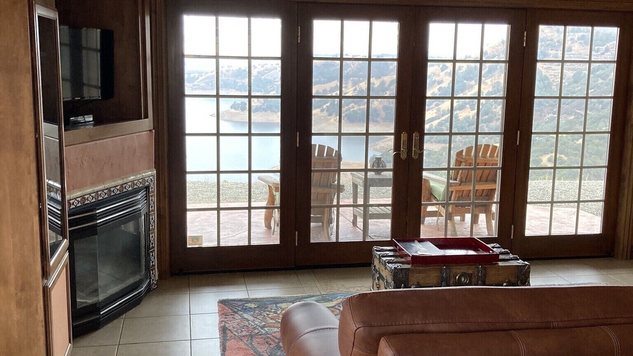Photo of Livingroom in Angels Camp