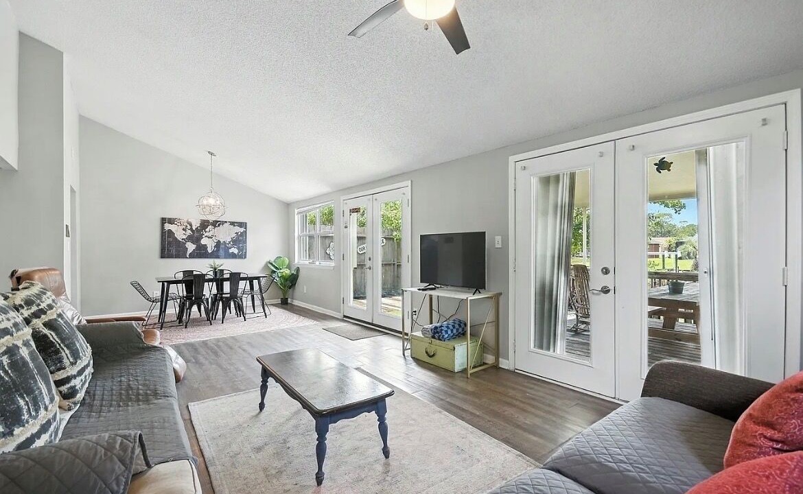 Photo of Livingroom in Florida Panhandle