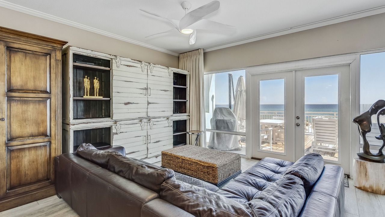 Photo of Livingroom in White Sands