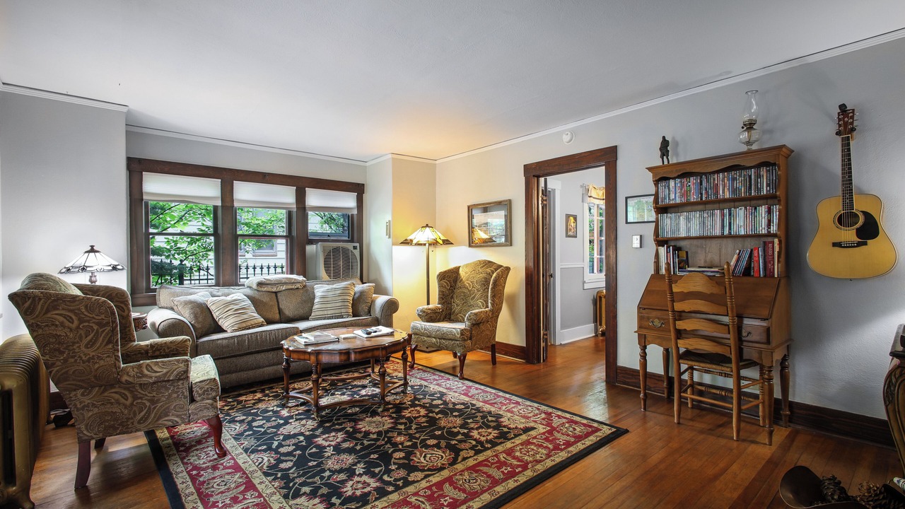 Photo of Livingroom in Broadmoor