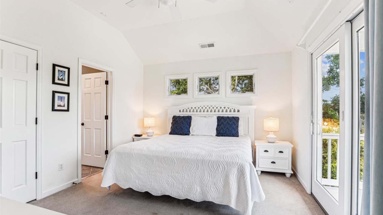 Photo of Bedroom in Whalehead Beach