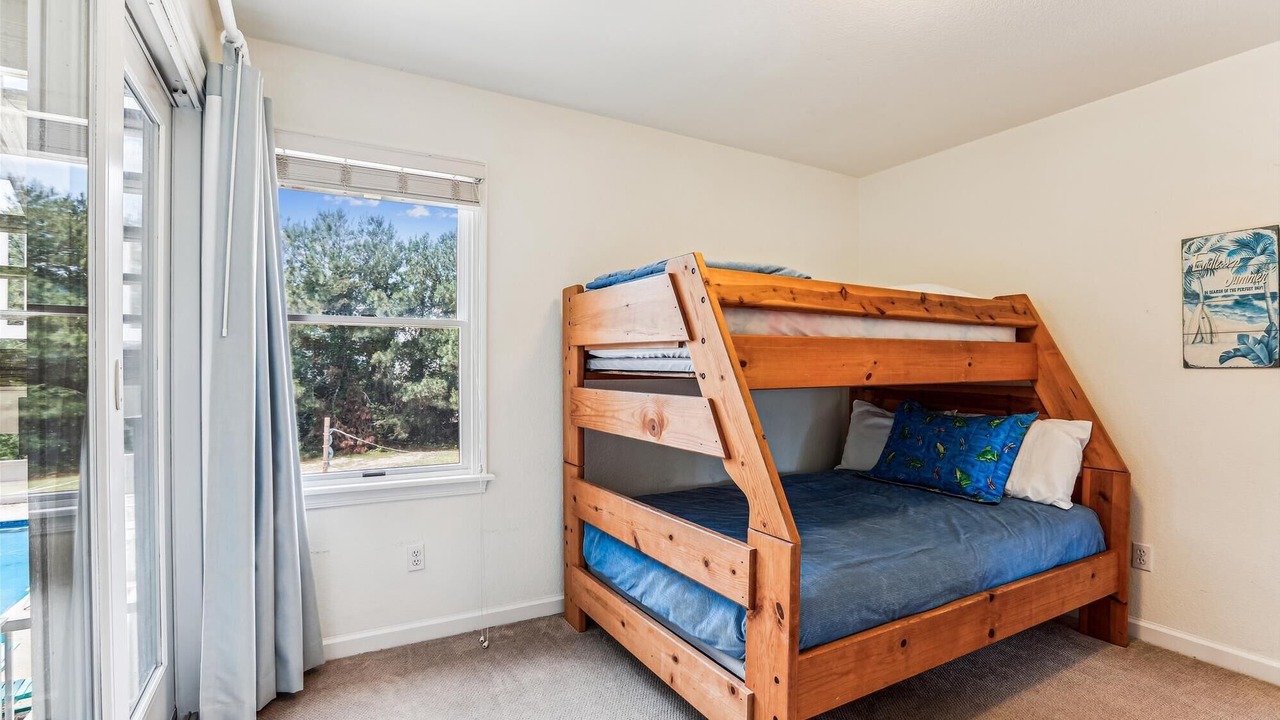 Photo of Bedroom in Whalehead Beach