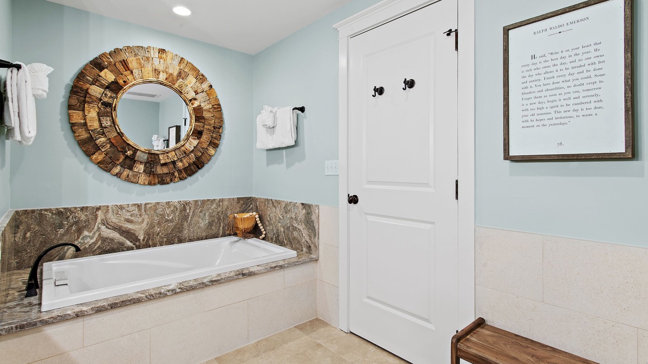 Photo of Bathroom in Gulf District