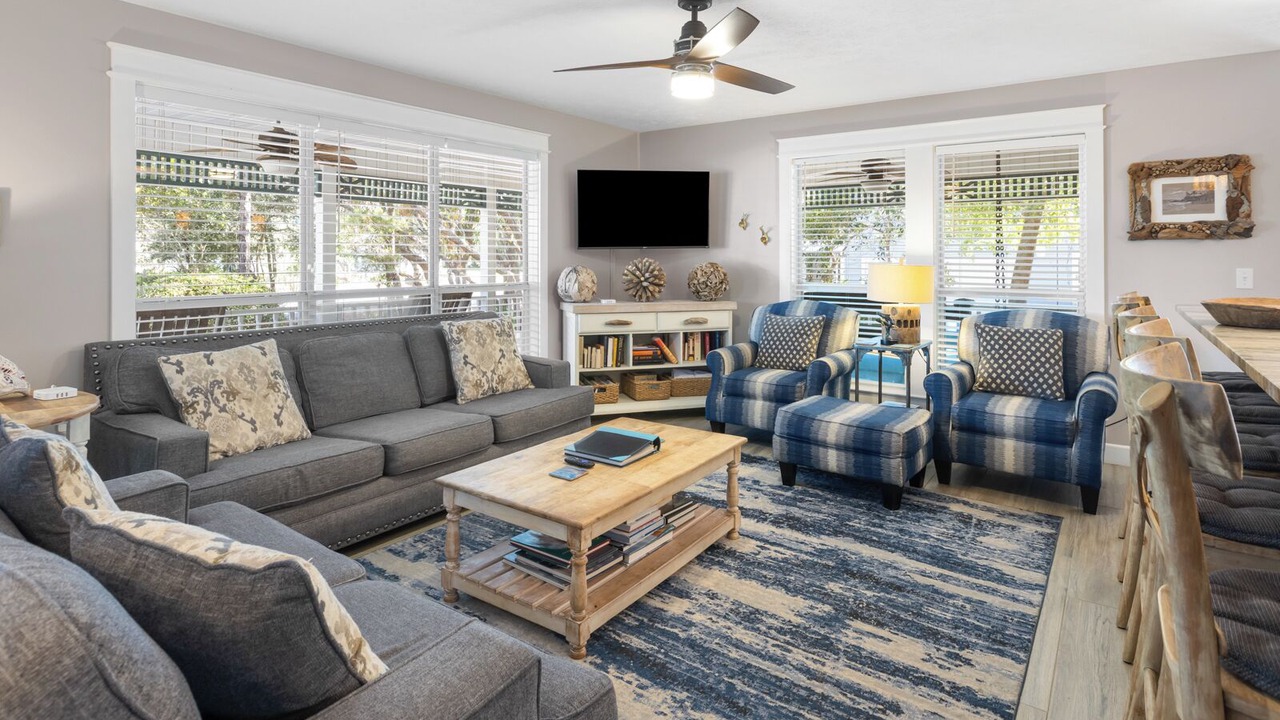 Photo of Livingroom in White's Gulfview