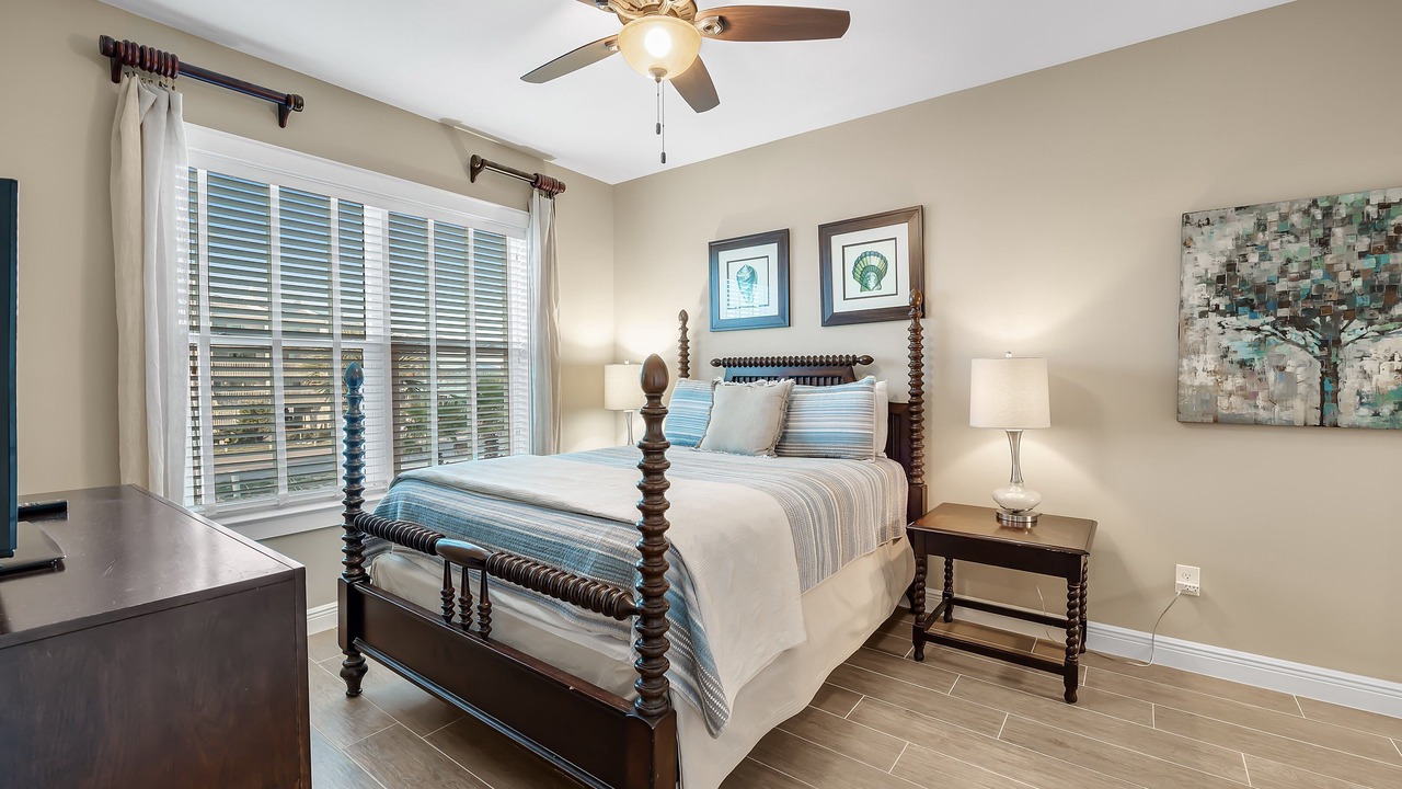 Photo of Bedroom in Gulf Shores