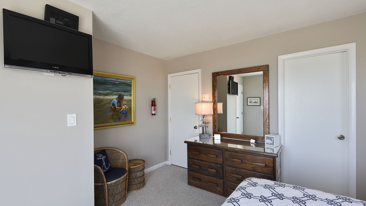 Photo of Bedroom in Whalehead Beach