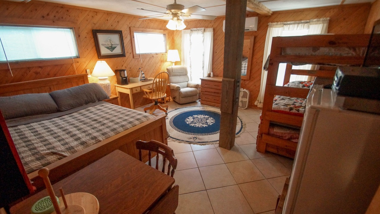 Photo of Bedroom in Whalehead Beach
