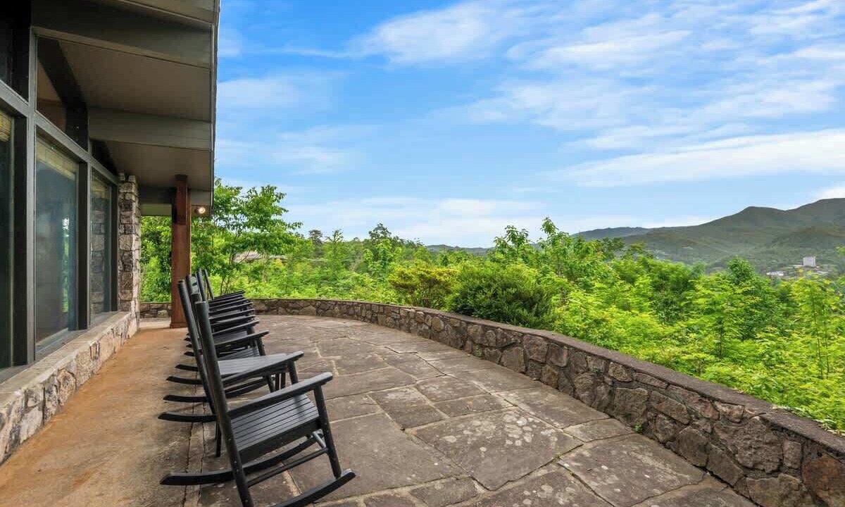 Photo of Patio Balcony in Chalet Village