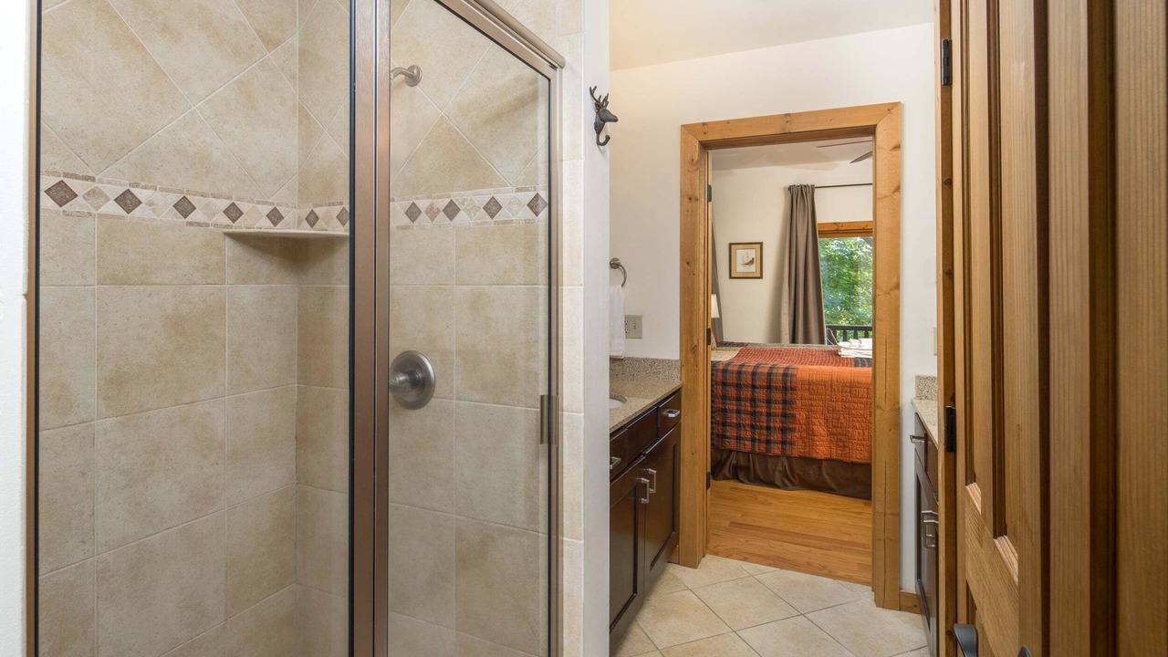 Photo of Bathroom in Seven Devils