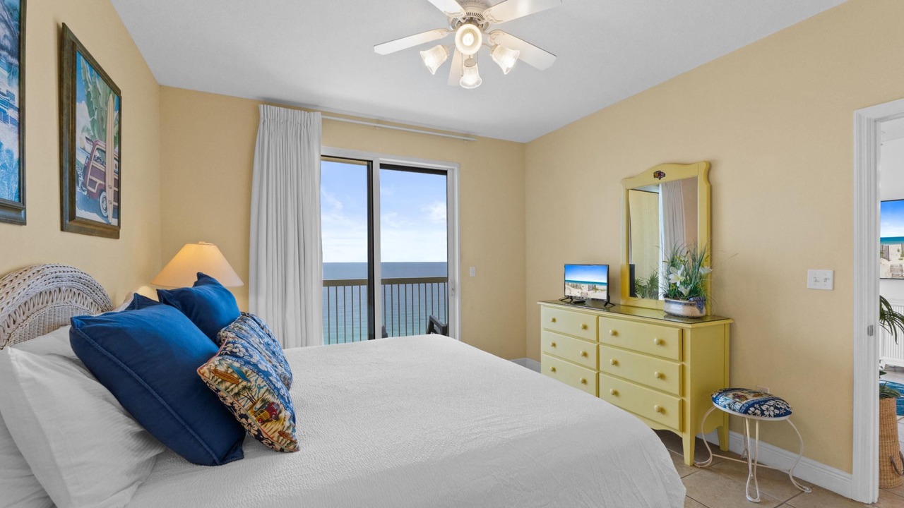 Photo of Bedroom in Miramar Beach