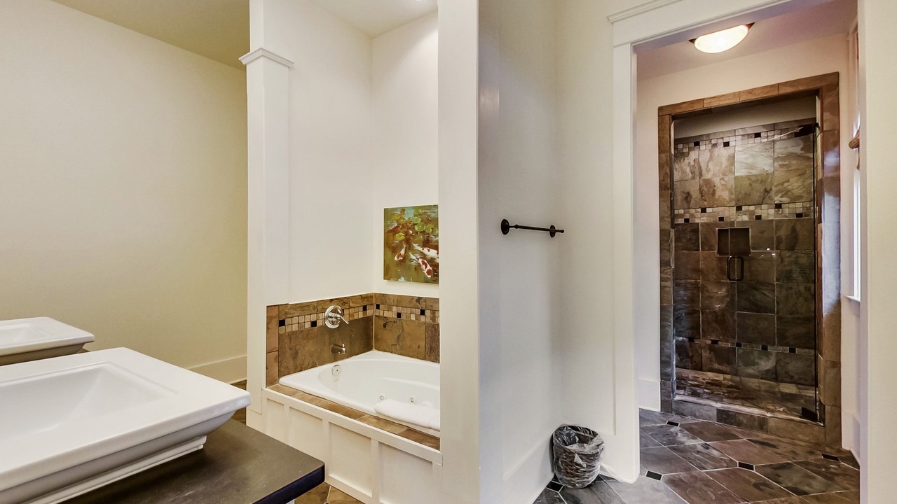Photo of Bathroom in Forest District