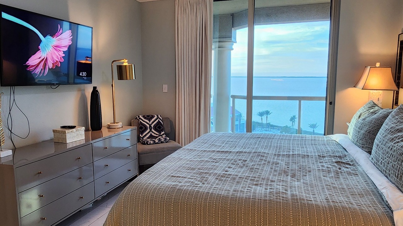 Photo of Bedroom in Pensacola Beach