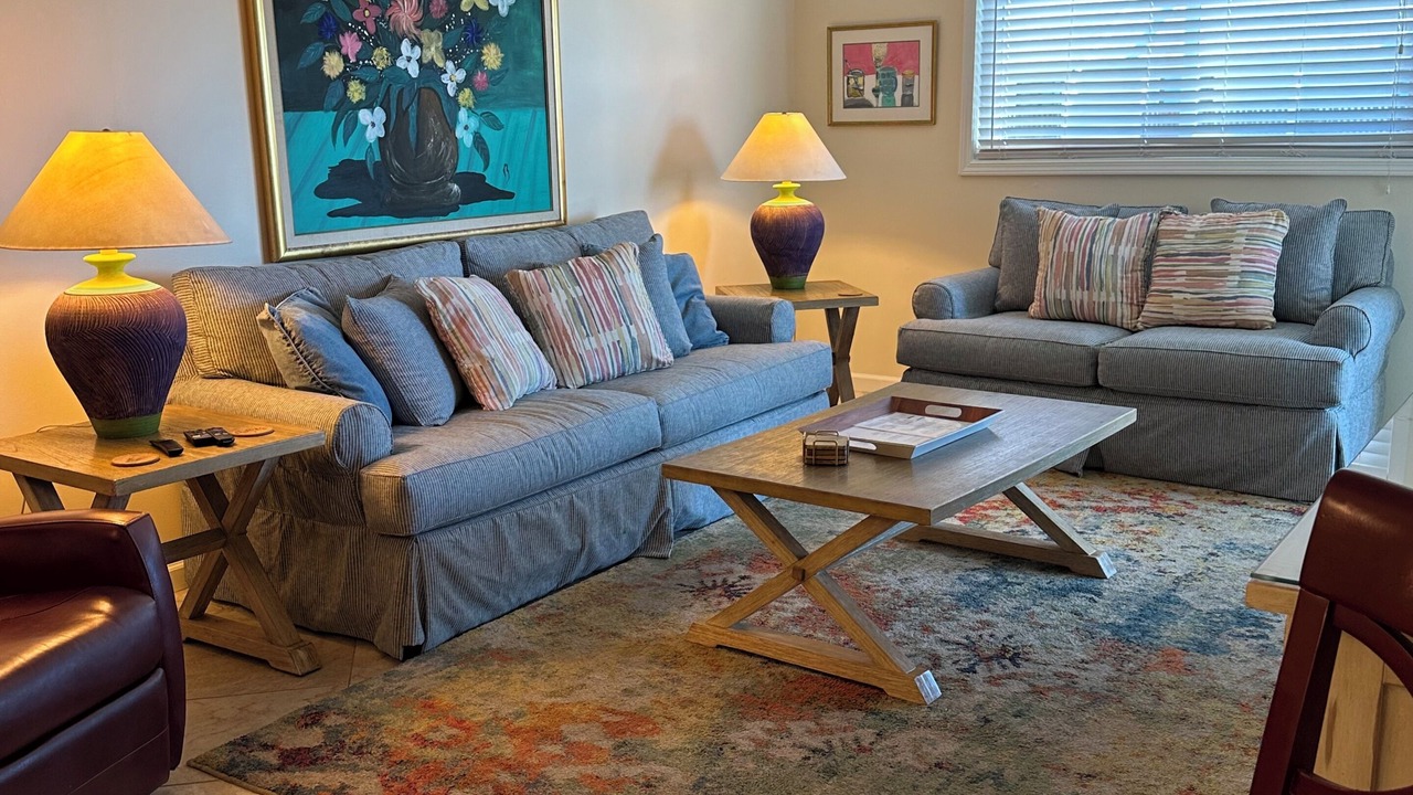 Photo of Livingroom in Biltmore Beach