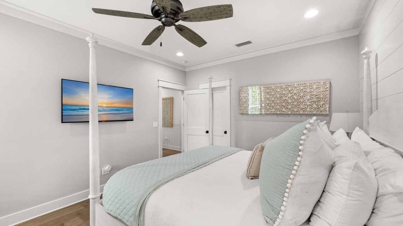 Photo of Bedroom in Seacrest