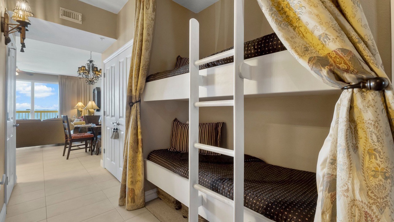 Photo of Bedroom in Miramar Beach