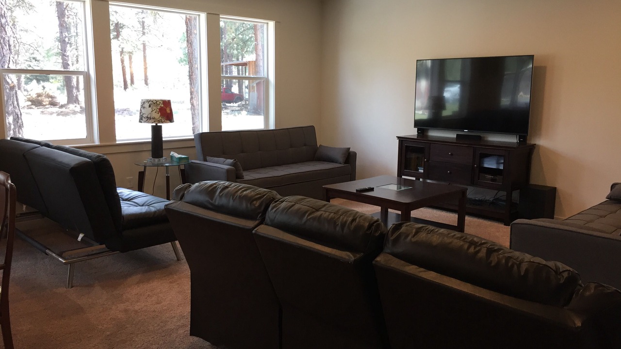 Photo of Livingroom in Deschutes River Woods
