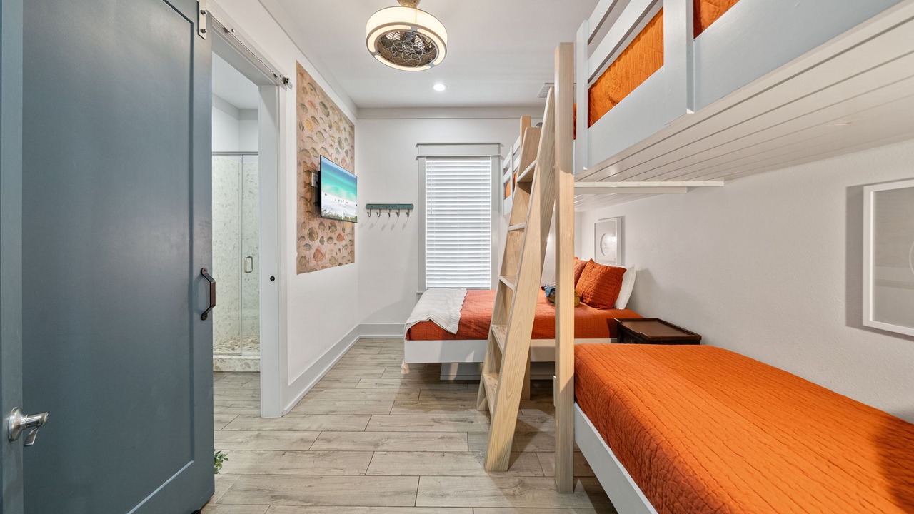 Photo of Bedroom in Laguna Beach Estates