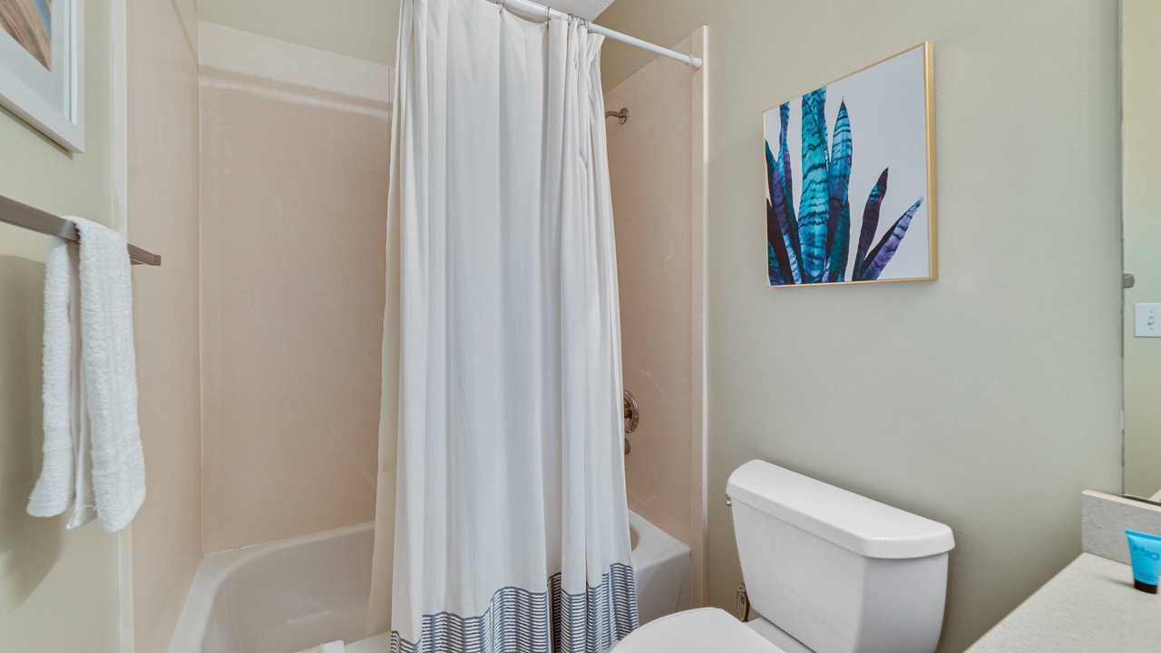 Photo of Bathroom in Orange Beach East