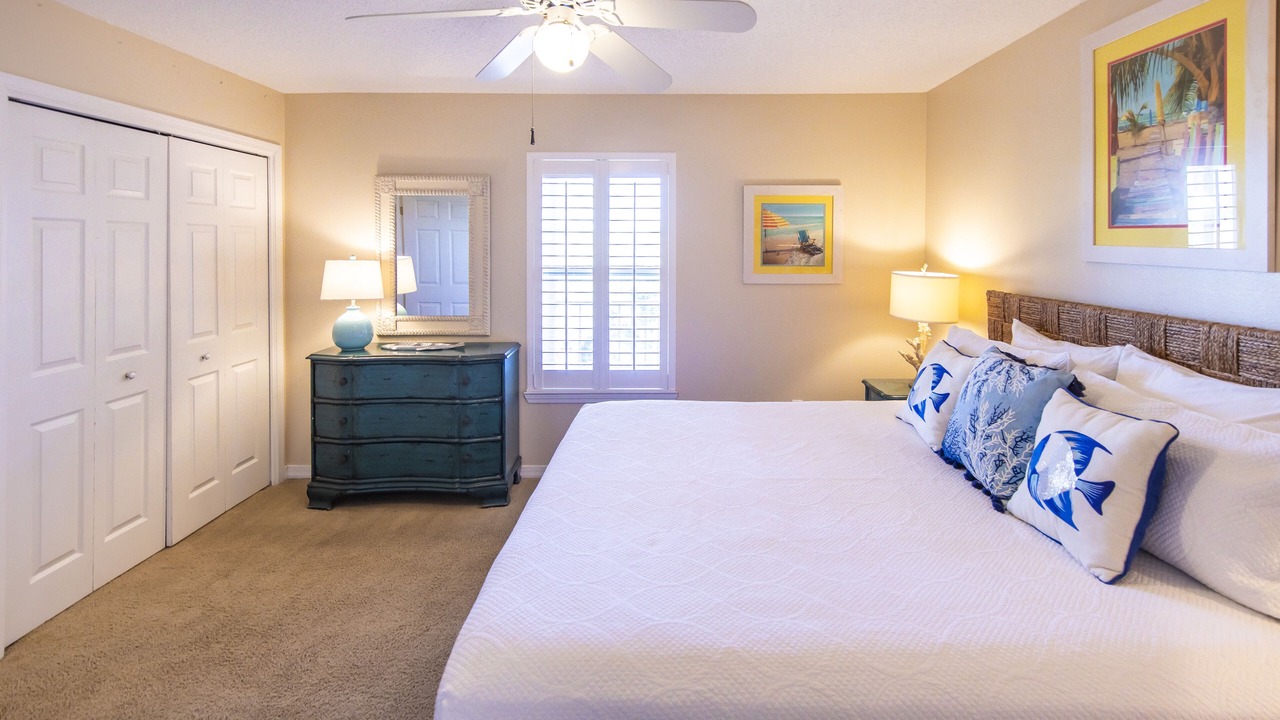 Photo of Bedroom in Gulf Place