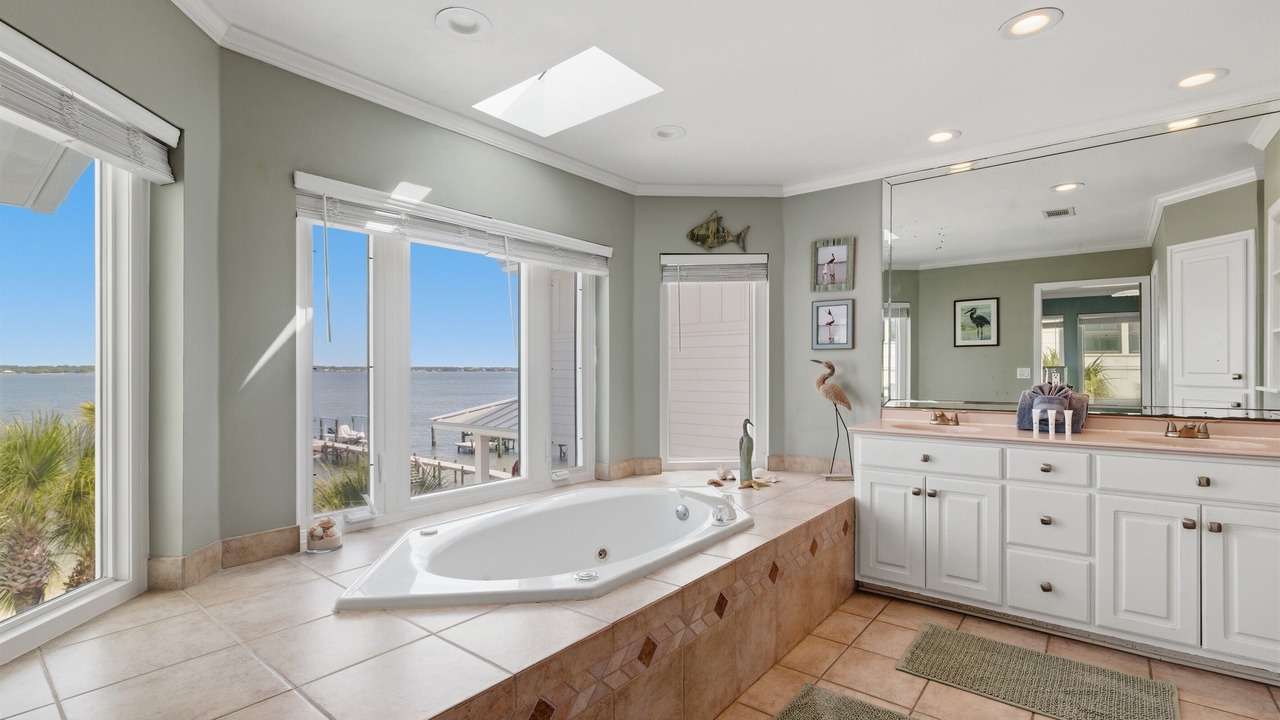 Photo of Bathroom in Navarre Beach
