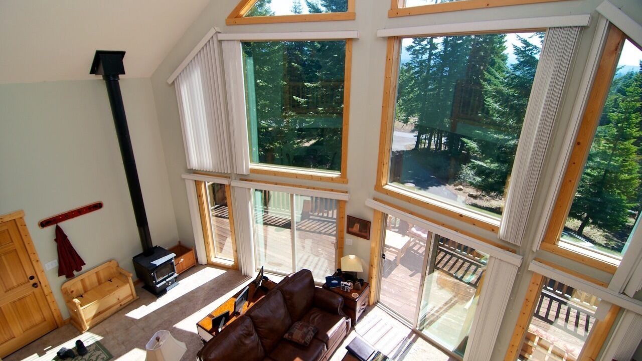 Photo of Livingroom in Klamath Falls