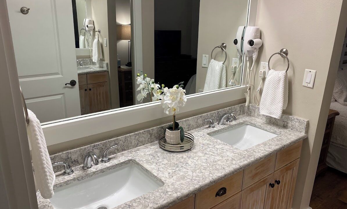 Photo of Bathroom in Baytowne Wharf