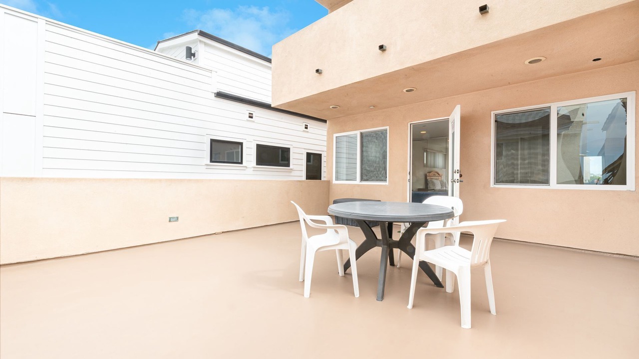 Photo of Patio Balcony in Balboa Peninsula