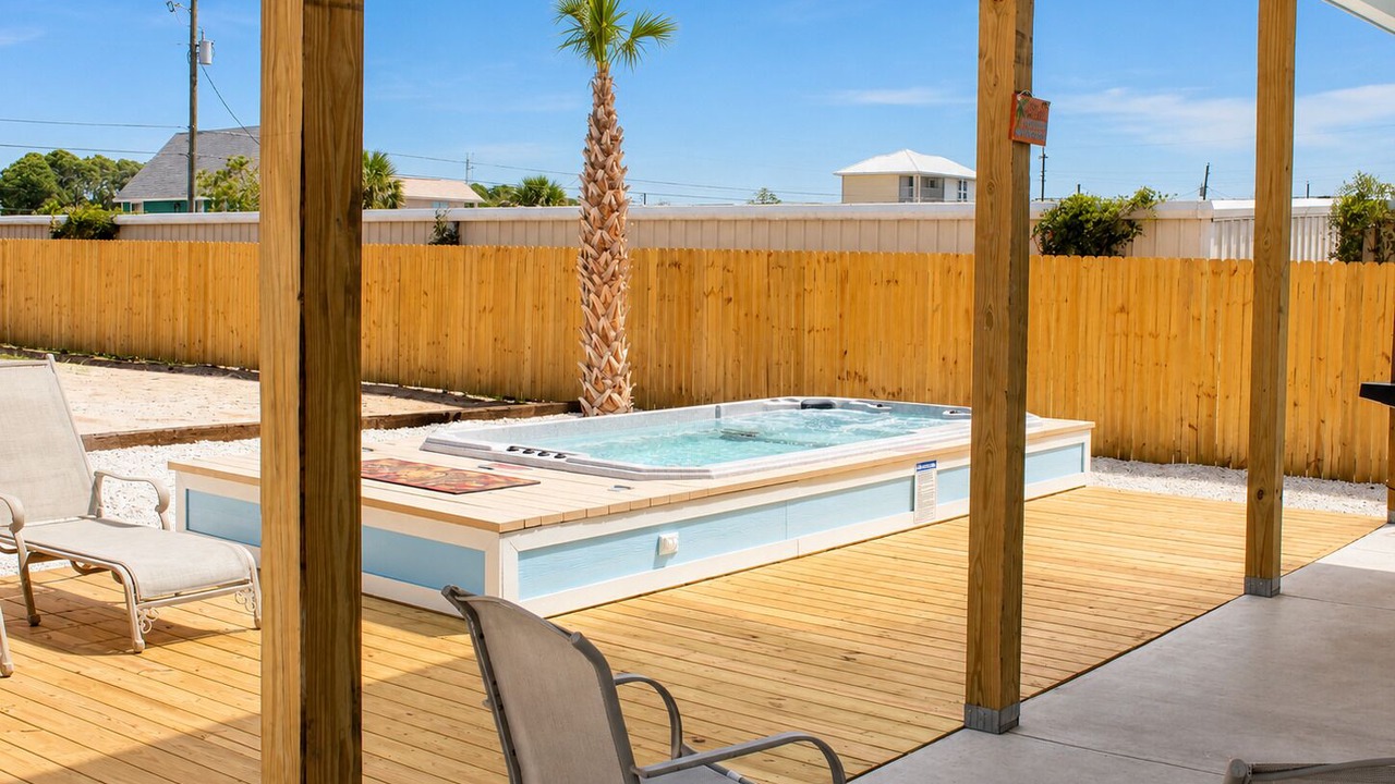 Photo of Patio Balcony in Crescent Beach