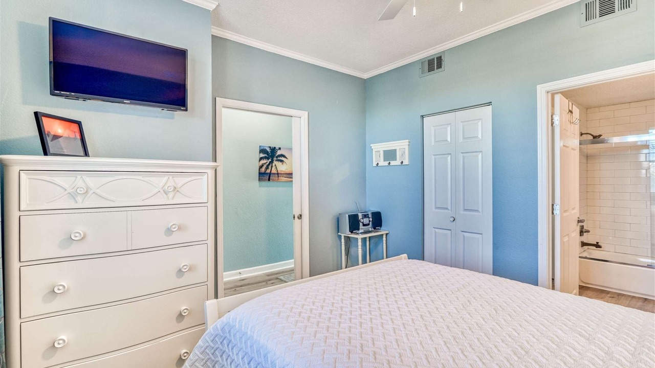 Photo of Bedroom in Gulf Place