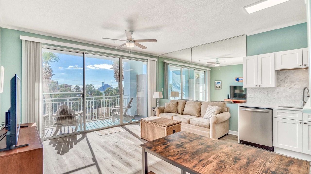 Photo of Livingroom in Gulf Place