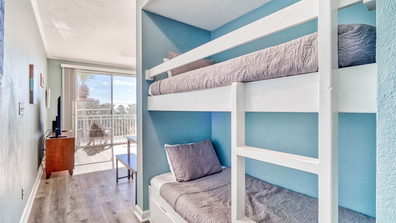 Photo of Bedroom in Gulf Place