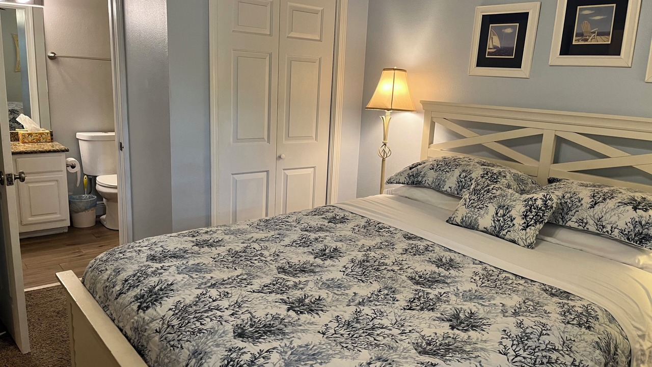 Photo of Bedroom in Crystal Beach
