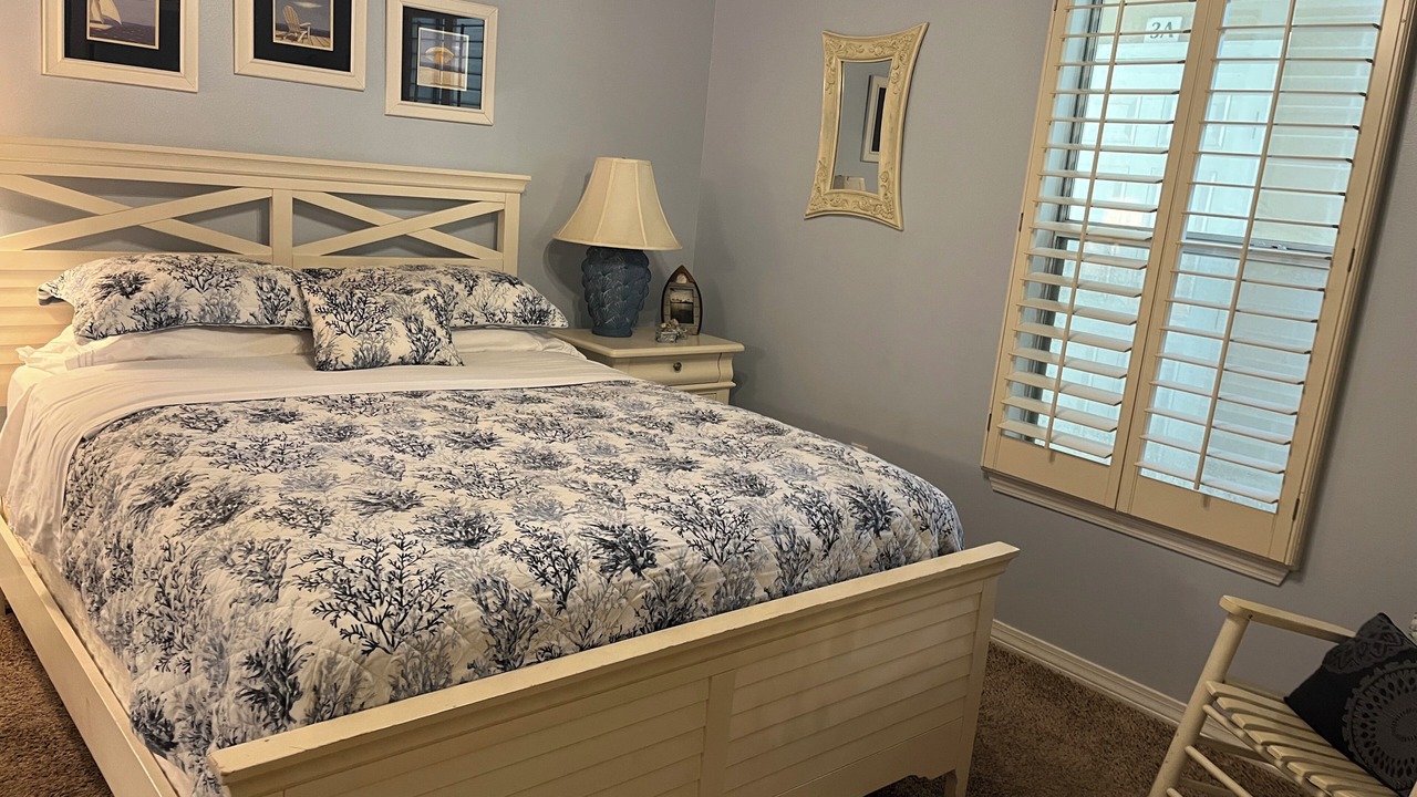 Photo of Bedroom in Crystal Beach