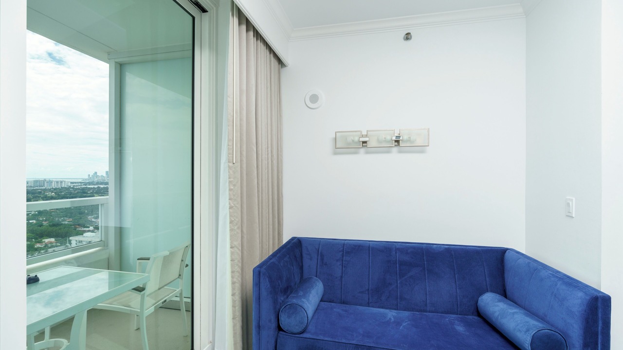 Photo of Livingroom in Mid Beach