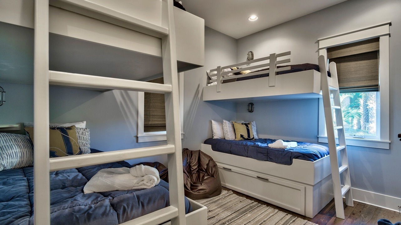 Photo of Bedroom in Seacrest Beach