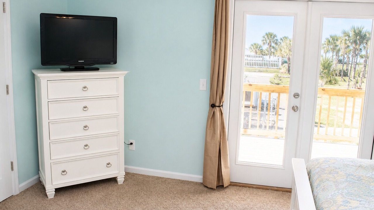 Photo of Bedroom in Crescent Beach