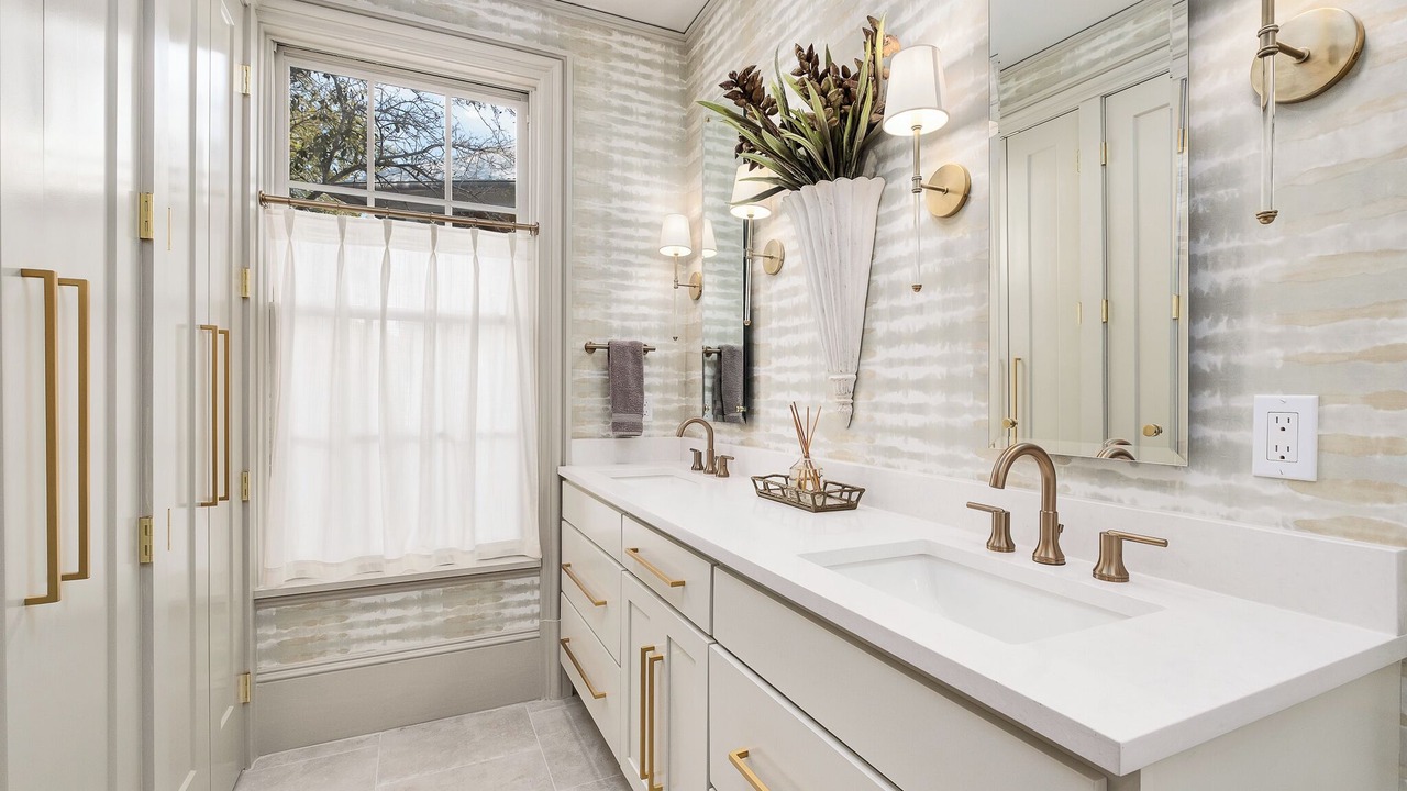 Photo of Bathroom in Rosemary Beach