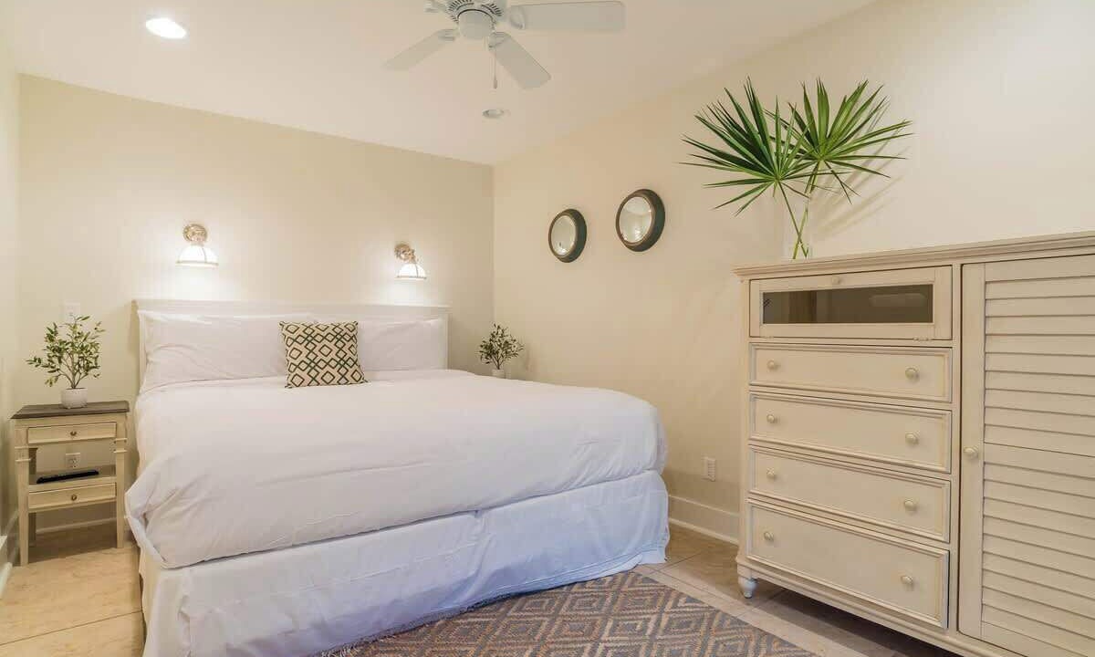 Photo of Bedroom in Seacrest