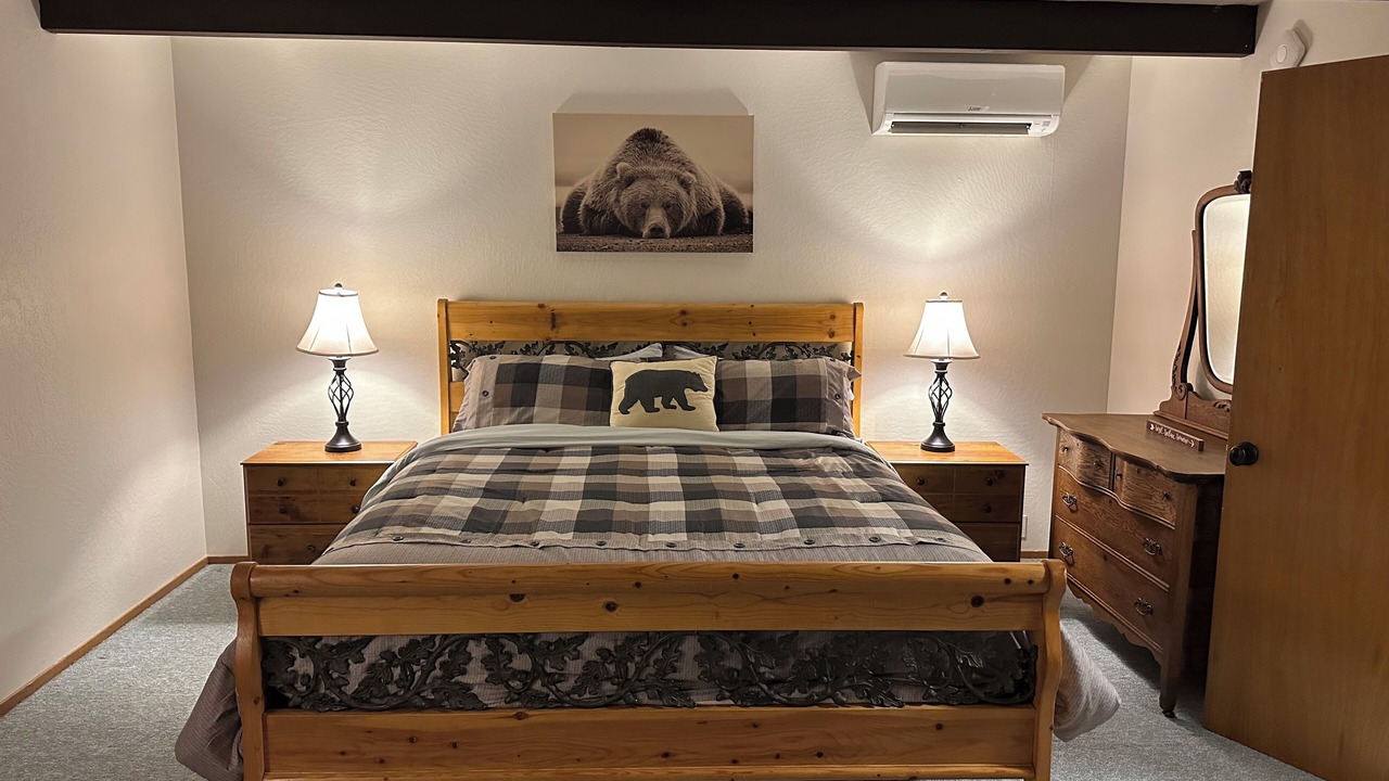 Photo of Bedroom in Groveland
