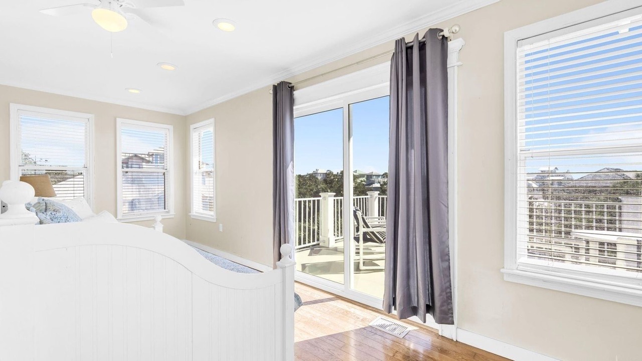 Photo of Bedroom in Dune Allen Beach