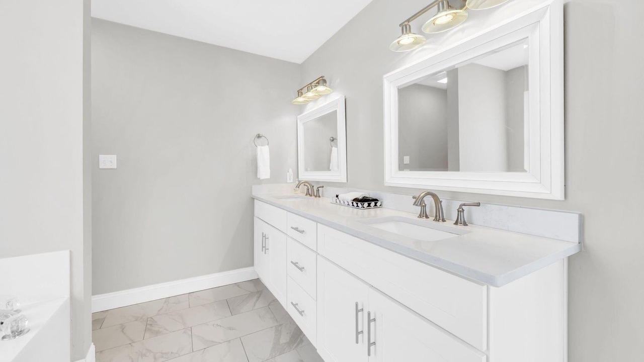 Photo of Bathroom in Dune Allen Beach