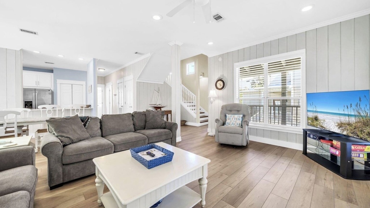Photo of Livingroom in Dune Allen Beach