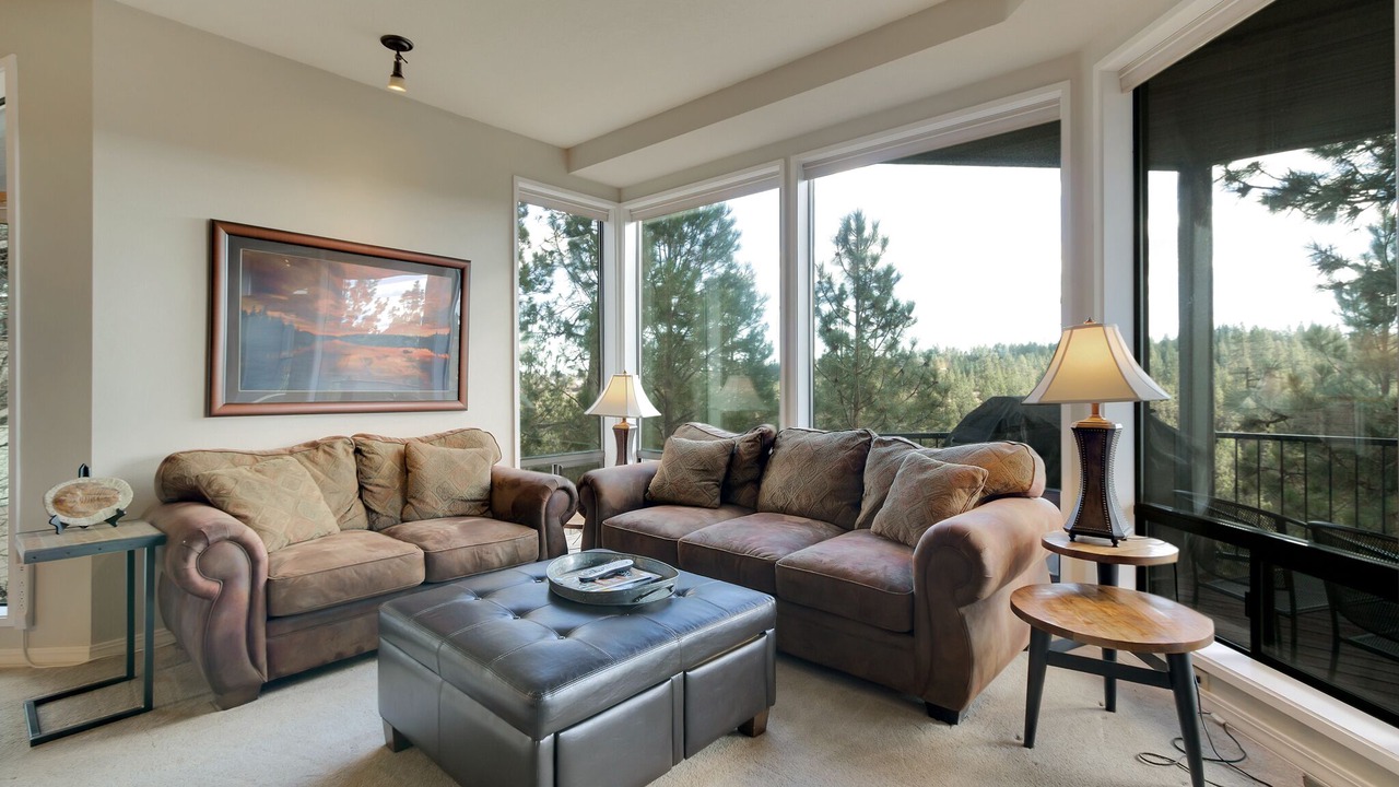 Photo of Livingroom in Century West