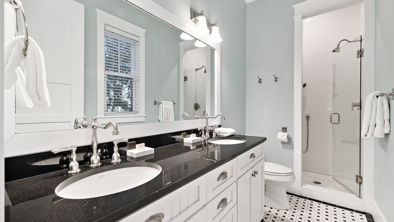 Photo of Bathroom in Forest District